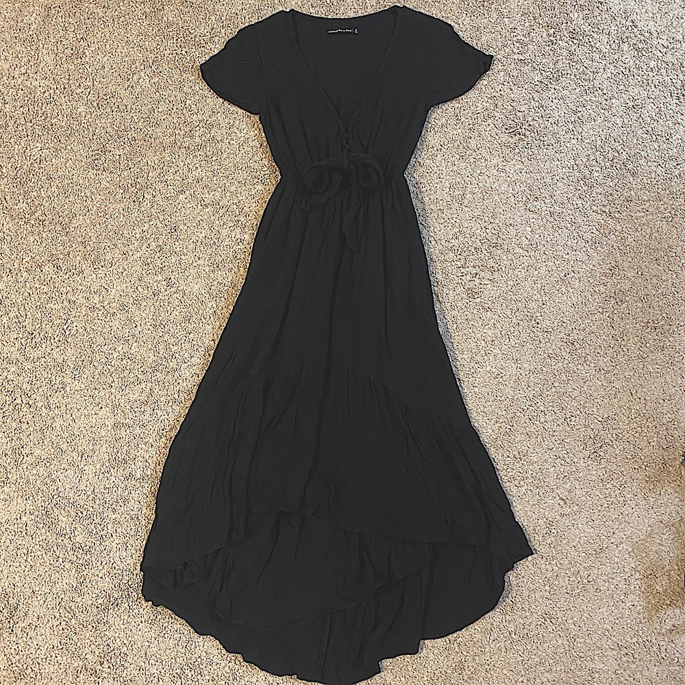 Black short sleeve slight high love with buttons and tie in front